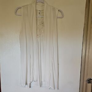 Hanger 55. Sleeveless White Drape Top with Lace Detail. Size 1XL